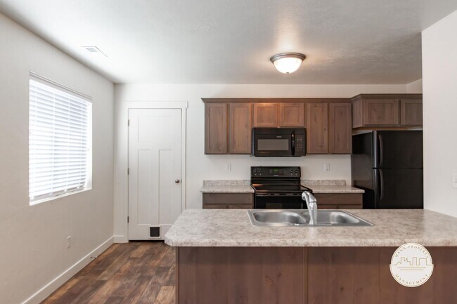 Foto del edificio - Lovely 2-Bed, 2-Bath Condos in The Meadows in Provo. Modern Floor Plan and Perfect Location!