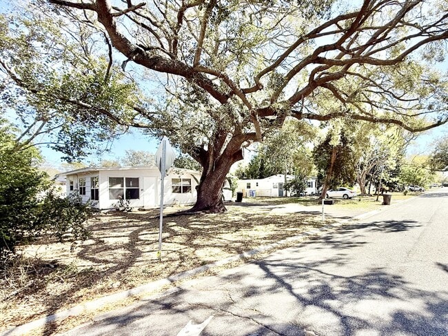 Building Photo - 7111 Onyx Dr N