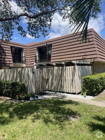 Building Photo - 1221 12th Ln