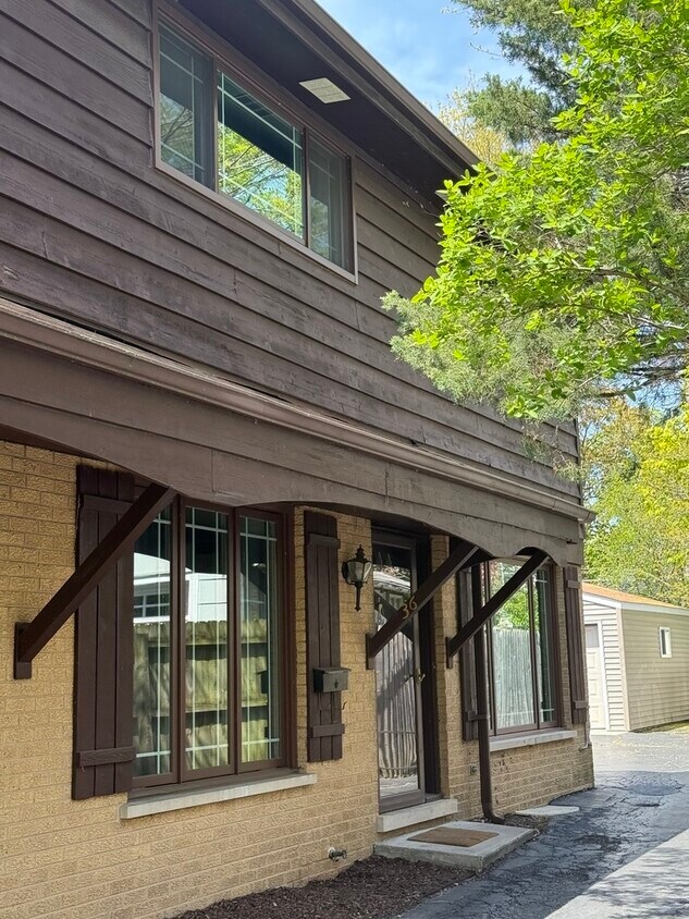 Primary Photo - 36 Washington Rd