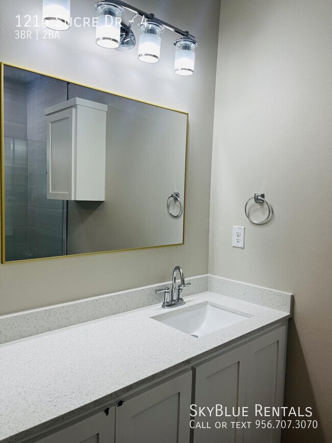 Building Photo - 1216 W Sucre Dr
