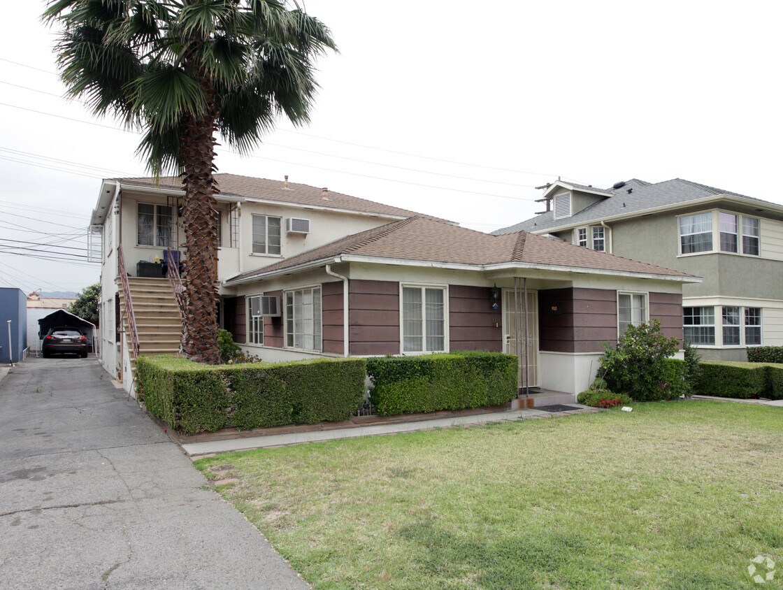 Primary Photo - 816-818 W Glenoaks Blvd