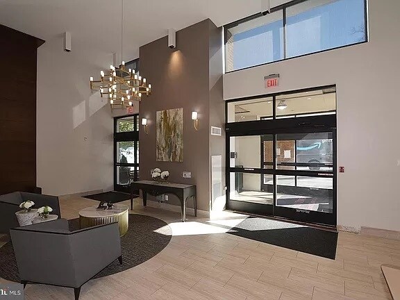 Building Photo - 2311 Pimmit Dr