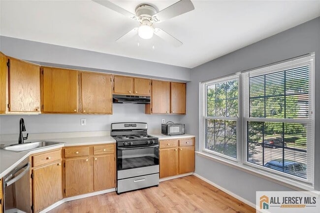 Building Photo - 6092 Cedar Ct
