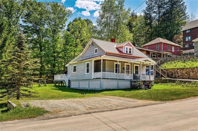 Building Photo - 50 Fawn St