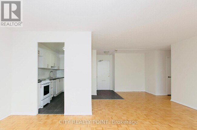 Photo du bâtiment - 6200 Bathurst St