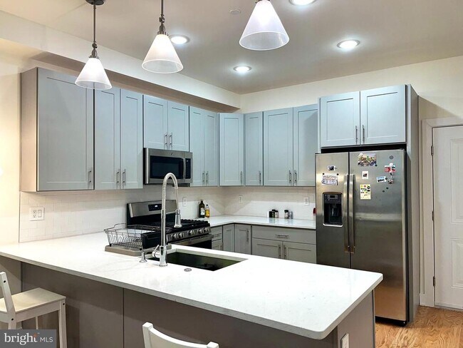 Foto del edificio - 512 W Montgomery Ave