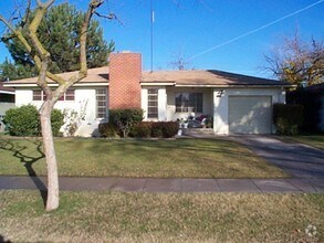 Building Photo - 926 W Dayton Ave