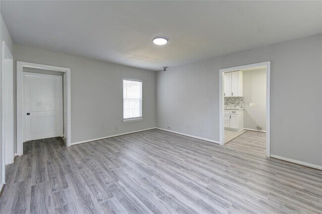 Building Photo - 3706 Tuam St