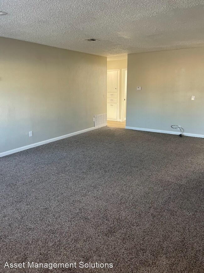 Foto del edificio - 4 br, 1.5 bath House - 2800 SW 62nd St.