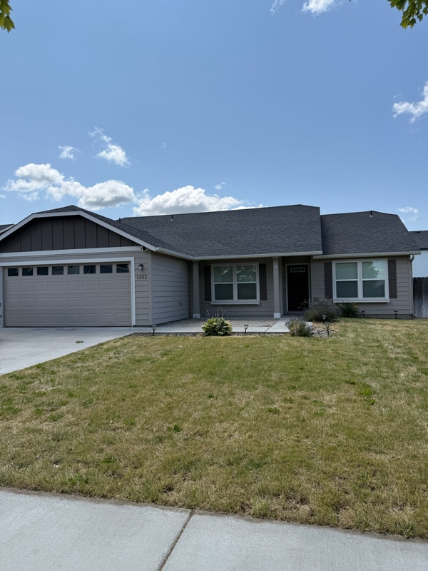 Building Photo - 1353 E Raymond Dr