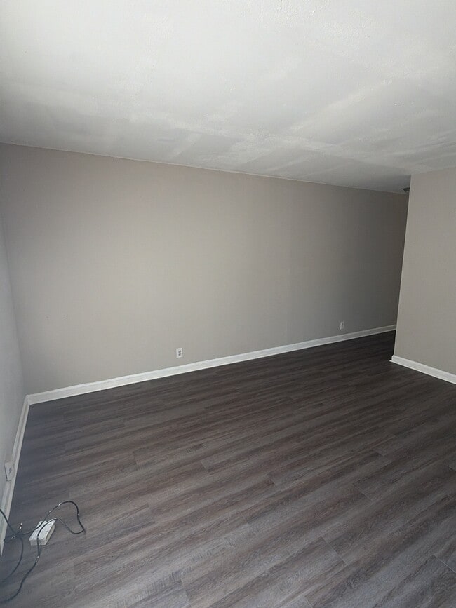 Building Photo - 807 Holder Ct
