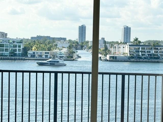 Foto del edificio - 17100 N Bay Rd