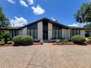 Building Photo - 8107 S Braeswood Blvd