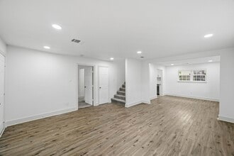 Building Photo - 1501 Maiden Ln