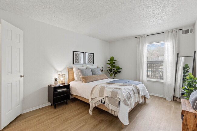 Apartamentos Cascades at Southern Hills — foto de la comunidad - Cascades at Southern Hills