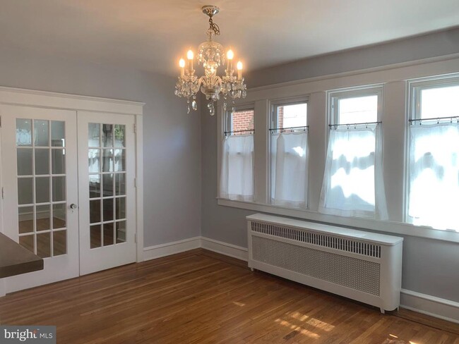Foto del edificio - 816 W 22nd St