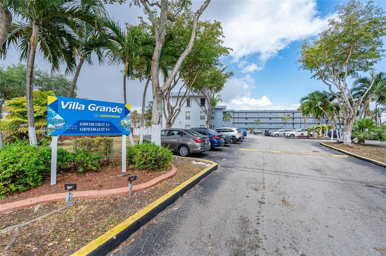 Foto principal - 13870 SW 62nd St