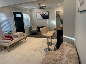 Building Photo - 1200 Tamarind Ave