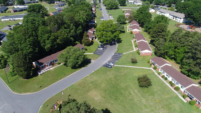 Building Photo - Meadows at Edgemont
