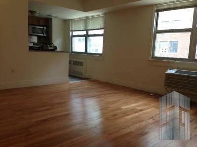 Primary Photo - 200 Schermerhorn St