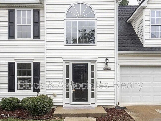 Foto del edificio - 701 Holly Thorn Trace