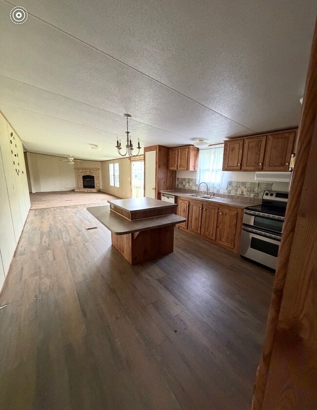 Foto del edificio - 121 Pecan Grove Ln