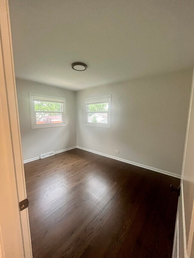 Foto del edificio - 528 Bonniebrook Ave