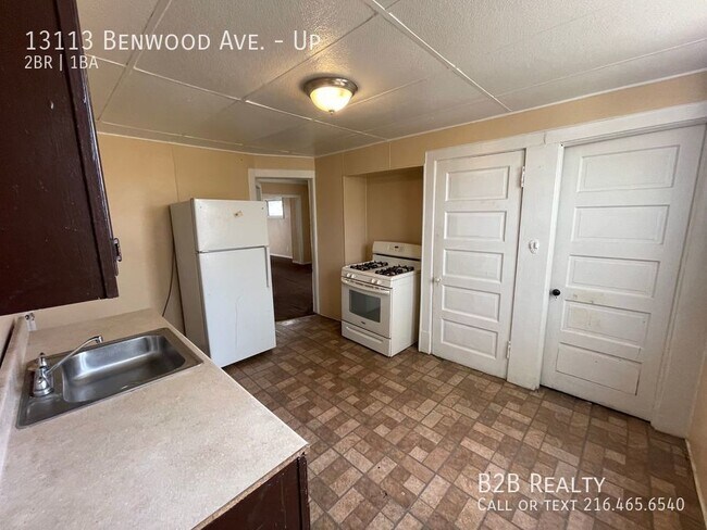 Foto del edificio - Spacious 2B/1B Upstairs Unit