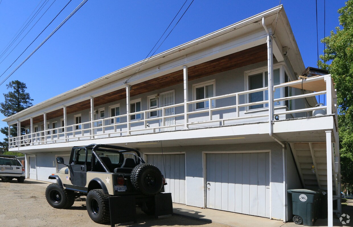 Foto del edificio - 9627 Adams St