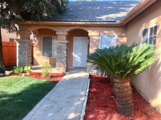 Building Photo - 3 br, 2 bath House - 10281 N Whitney Ave