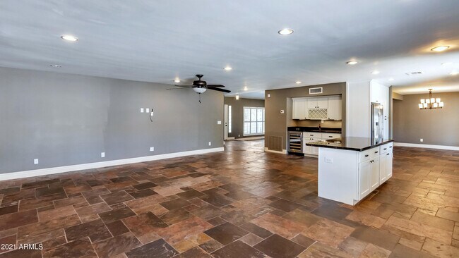 Building Photo - 5948 E Corrine Dr