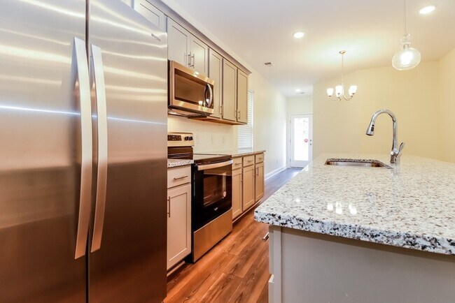 Foto del edificio - Captivating 3 Bedroom Home in Hanahan, SC!