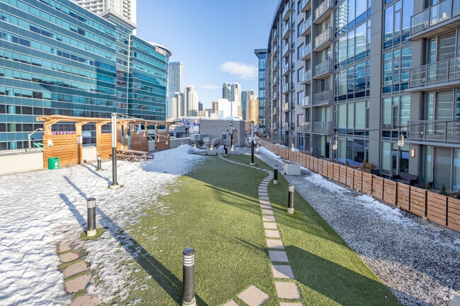 North Rooftop Park - Mayfair on Jasper