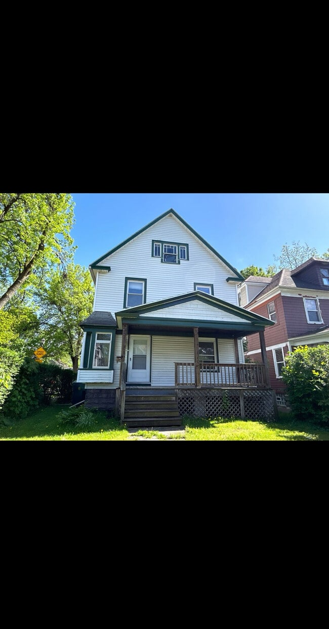 Building Photo - 651 Garson Ave