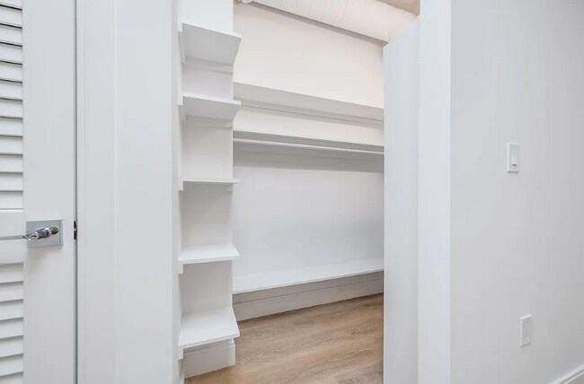 Foto del edificio - 536 Broadway St