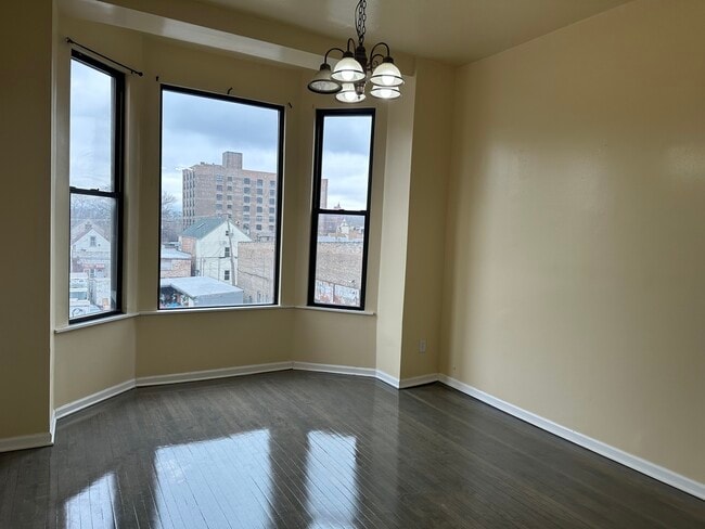 Foto del edificio - 3005 W Cermak Rd