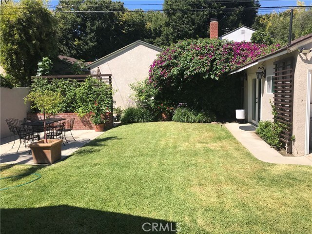 Foto del edificio - 3673 Iroquois Ave