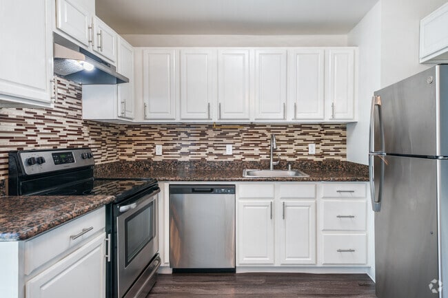 2BR, 1.5BA - 918SF - Kitchen - Terra Castro Valley