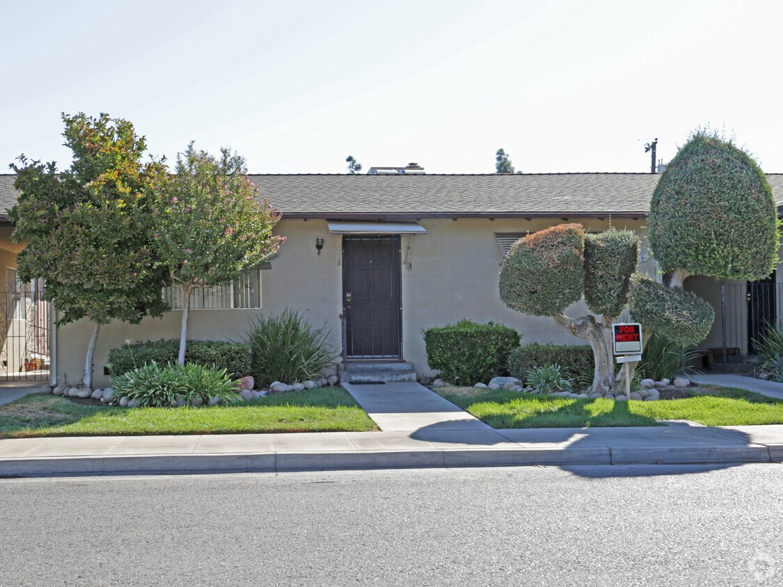 Building Photo - West Winds Apartments