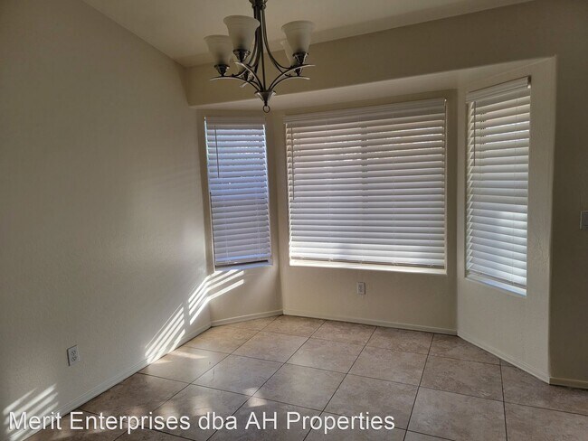 Foto del edificio - 9255 W Mountain View Rd