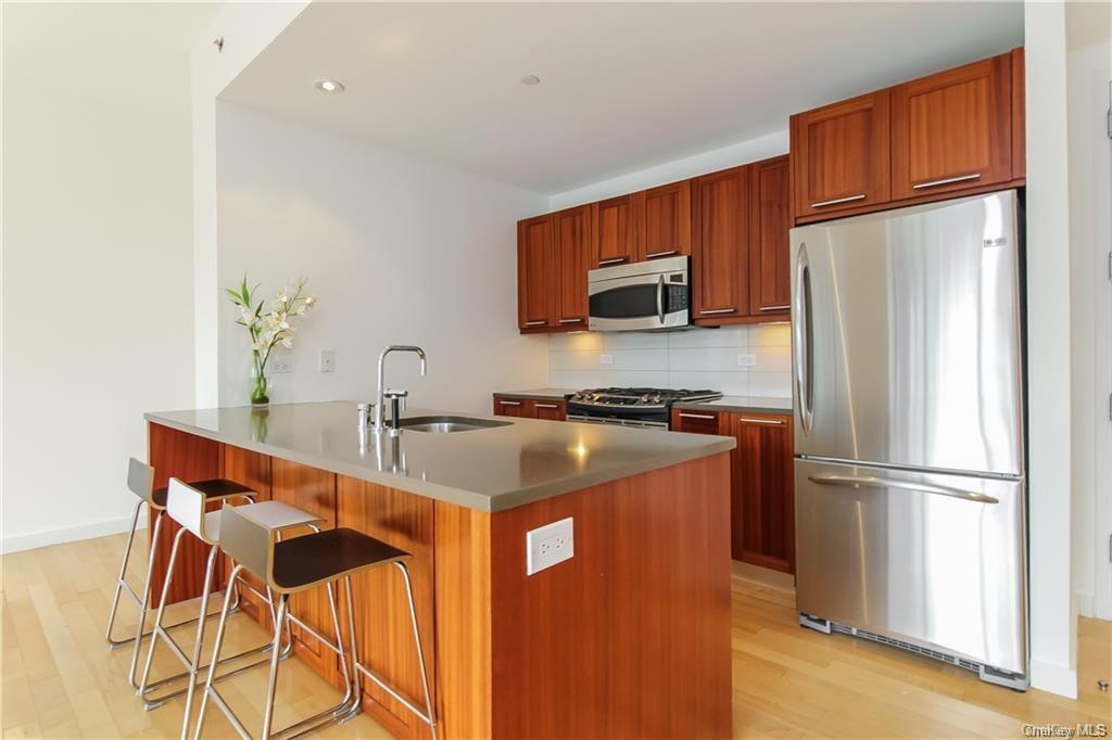 Building Photo - 3585 Greystone Ave