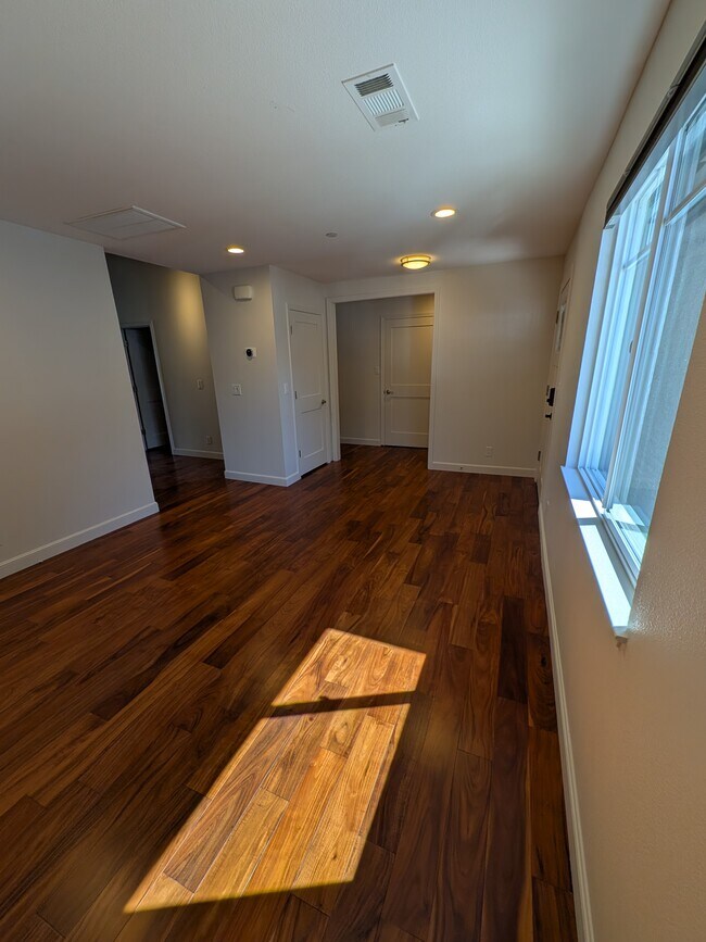Foto del edificio - 344 Orchard Ave