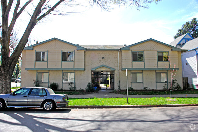 Building Photo - D Street Apartments