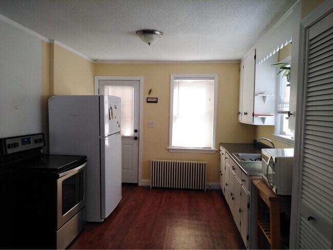 Kitchen - 5 Pomeroy Pl