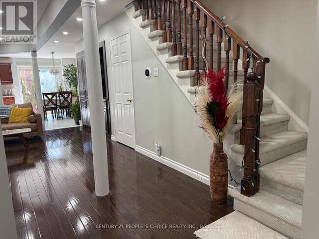 Building Photo - 6682 Bansbridge Crescent