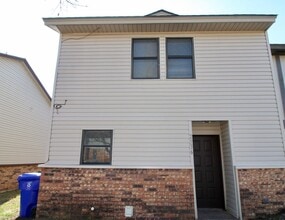 Building Photo - 2336 Heatherfield