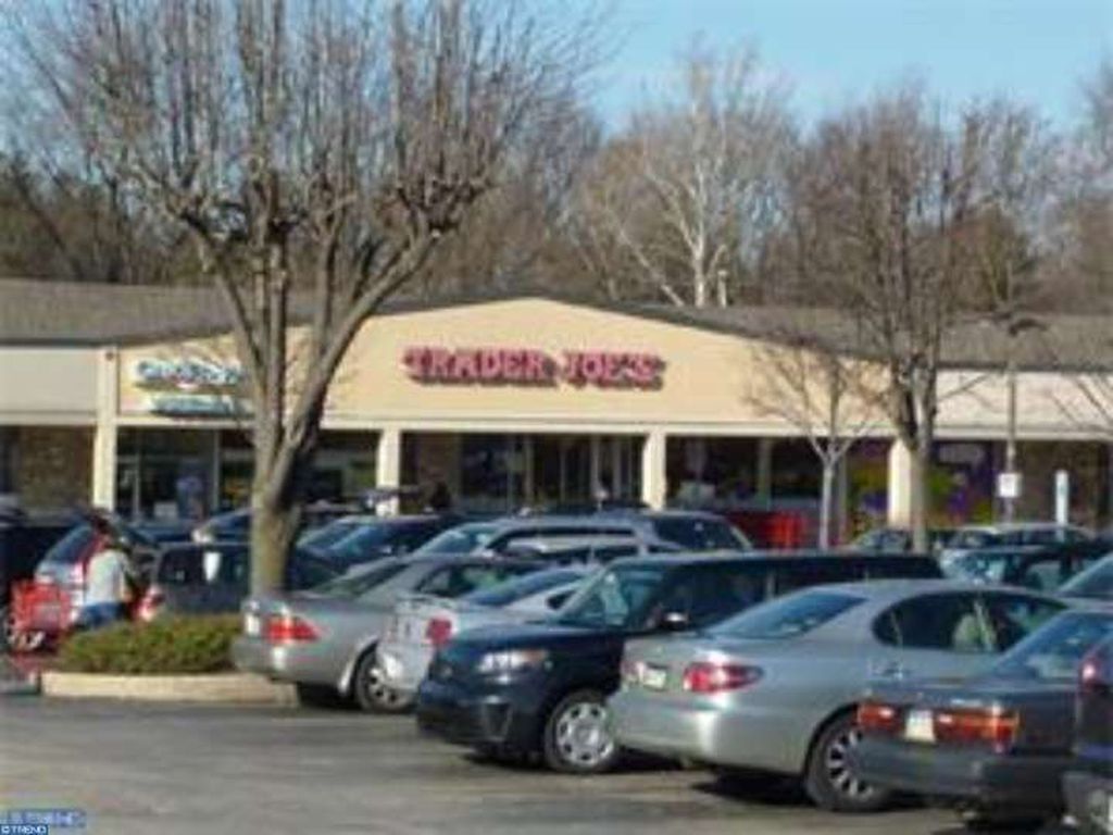 199 Old Crossing, Devon, PA 19333 Apartments in Devon, PA