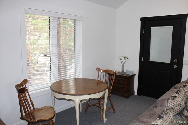 Foto del edificio - 795 Cove Dr