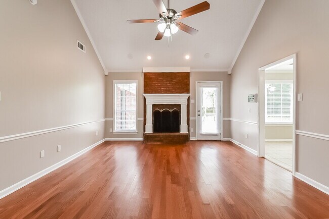 Building Photo - 4401 Okeechobee Dr